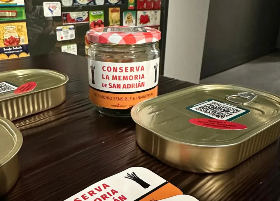 Img recuerdos en latas y botes de conserva