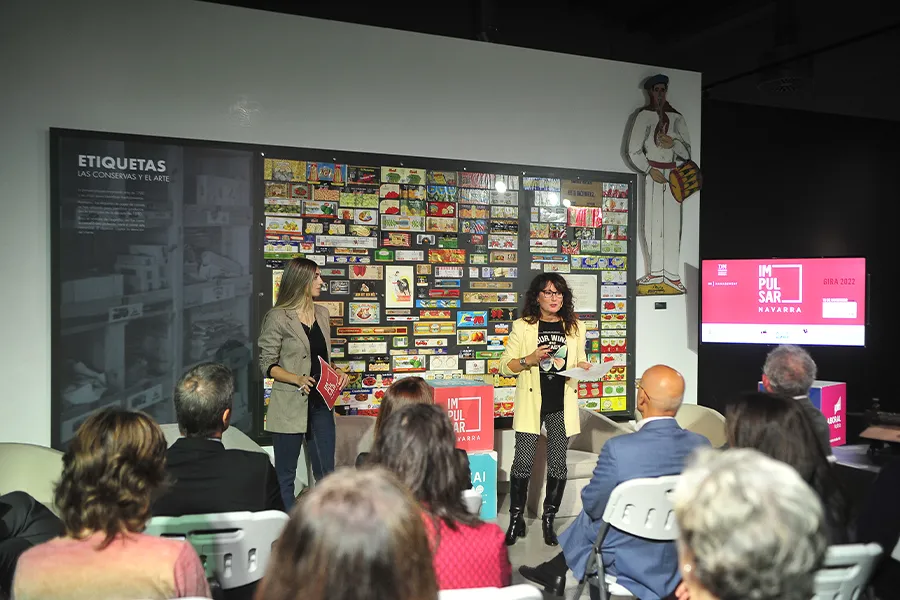 Img Reunion de empresa en antigua fabrica de conservas